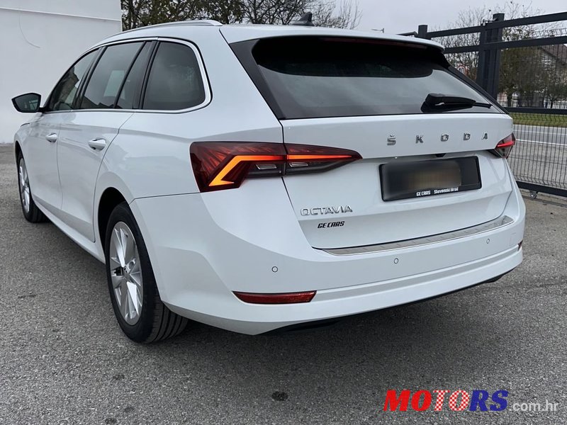 2020' Skoda Octavia Combi photo #6