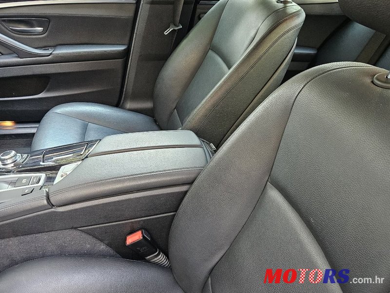 2016' BMW Serija 5 520D photo #6