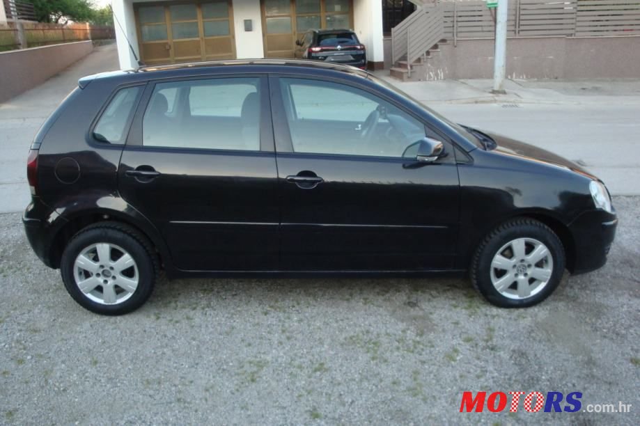 2006' Volkswagen Polo photo #5