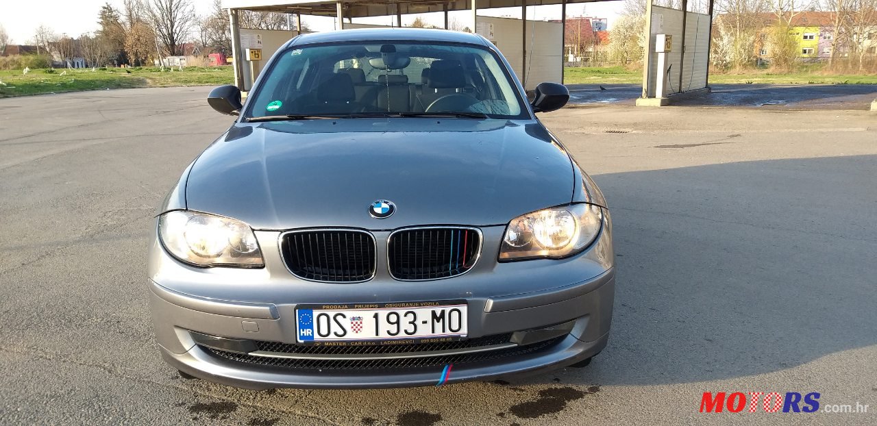 2010' BMW 1 Series 5 Door photo #1