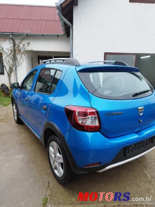 2014' Dacia Sandero photo #4