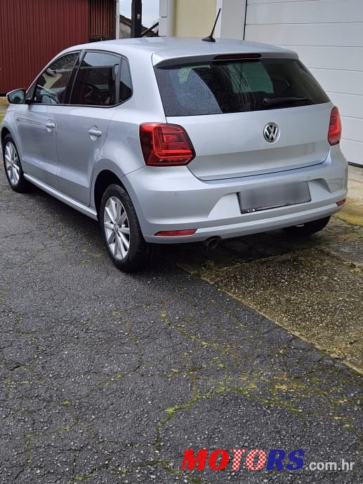 2016' Volkswagen Polo photo #3