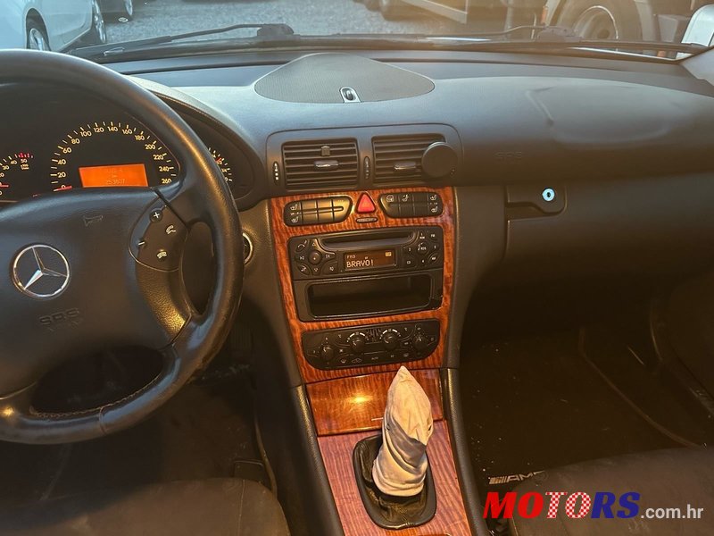 2002' Mercedes-Benz C-Klasa 200 Classic photo #3