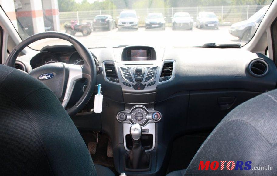 2010' Ford Fiesta 1,6 photo #2