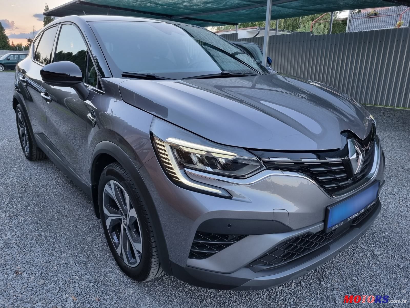 2021' Renault Captur Tce photo #3