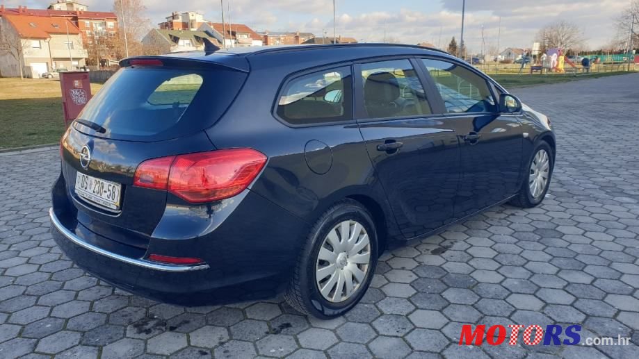 2016' Opel Astra Karavan photo #3