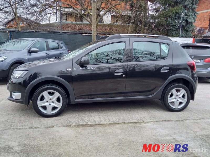 2015' Dacia Sandero photo #6