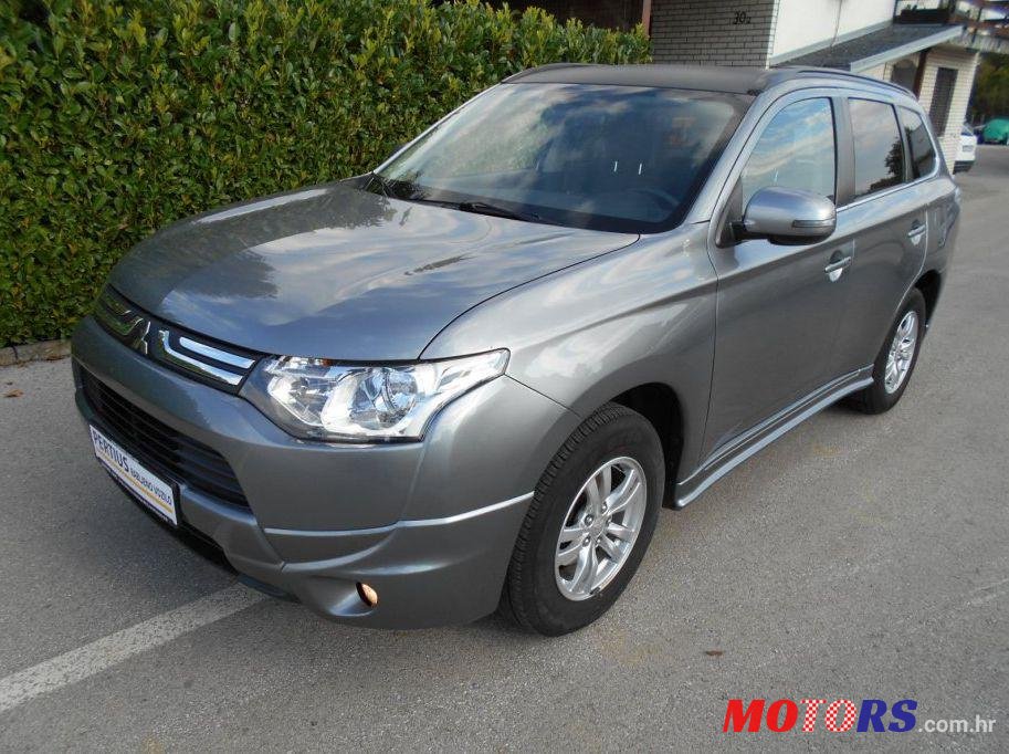 2014' Mitsubishi Outlander 2,2 Di-D Invite photo #3