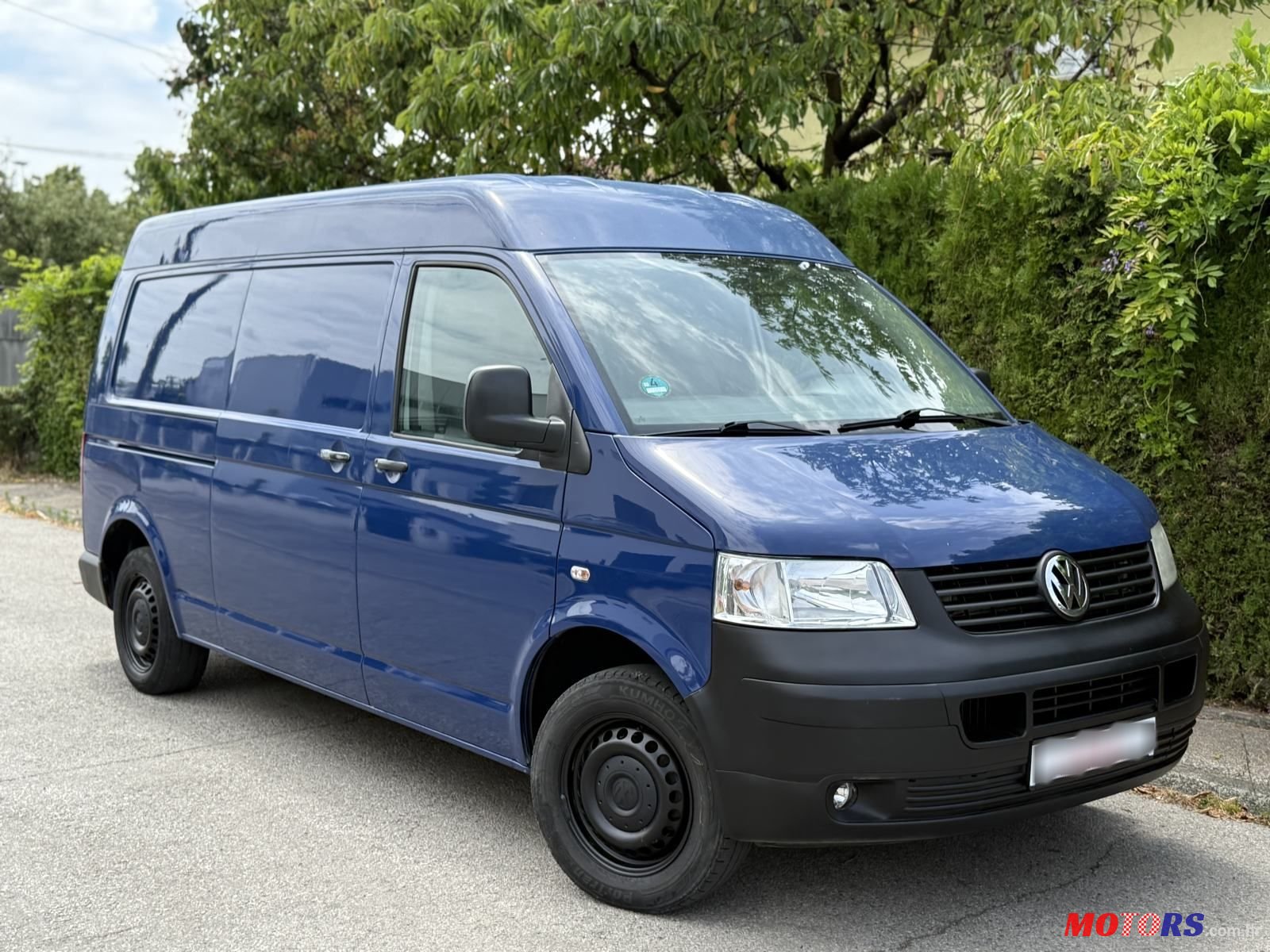 2008' Volkswagen Transporter Kombi photo #2