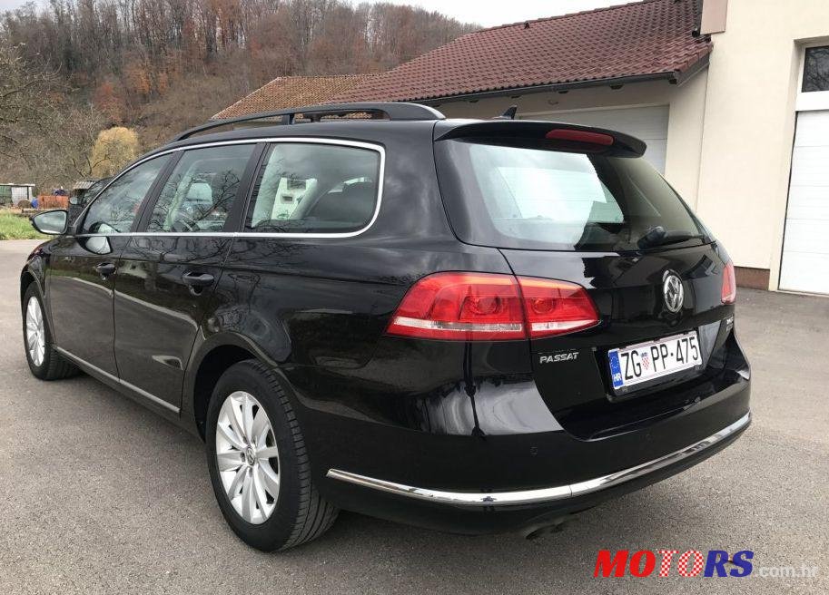 2013' Volkswagen Passat Variant photo #1