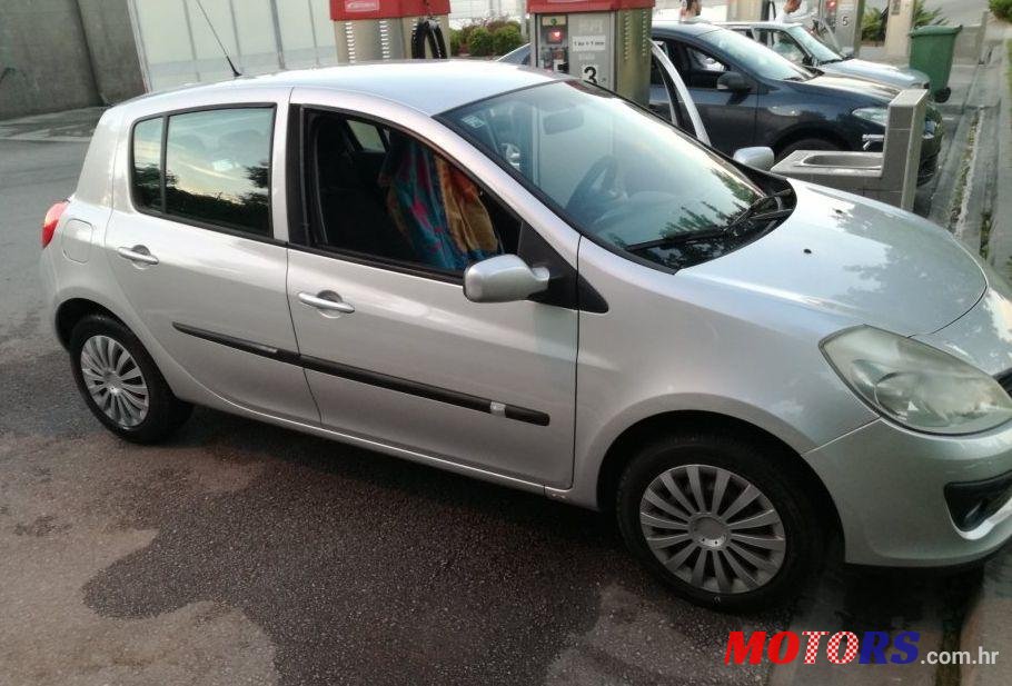 2007' Renault Clio 1,2 16V photo #2