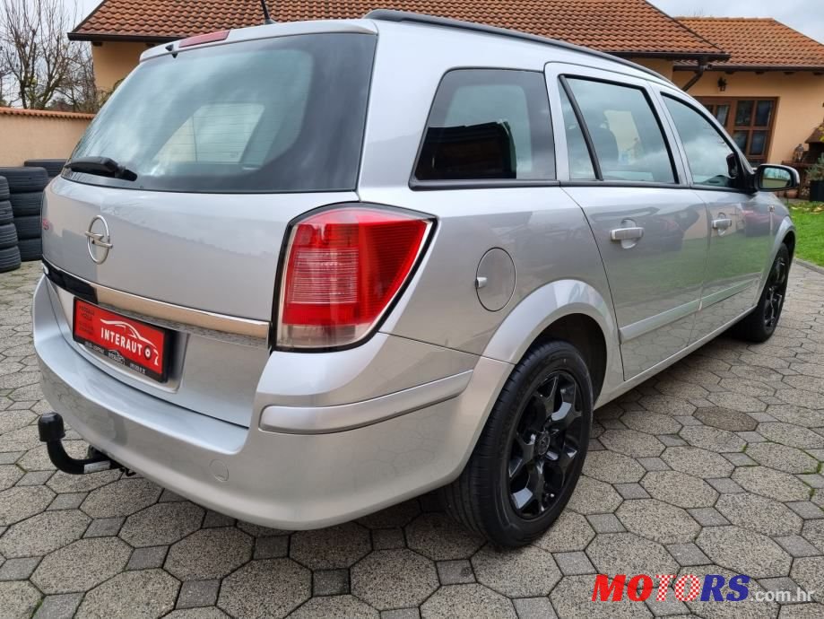 2006' Opel Astra Karavan photo #6