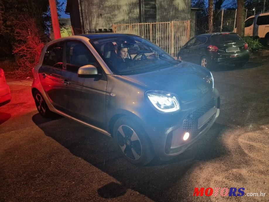 2021' Smart Forfour Eq photo #2