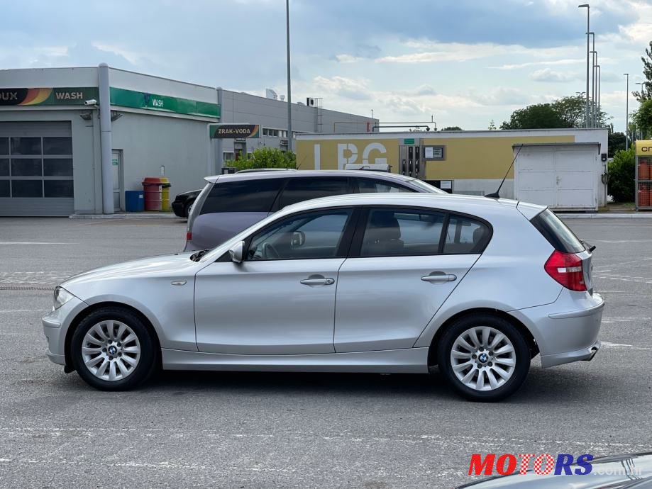 2010' BMW Serija 1 118D photo #4