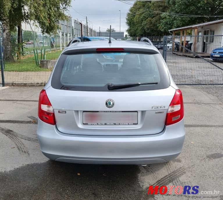 2012' Skoda Fabia Combi photo #5