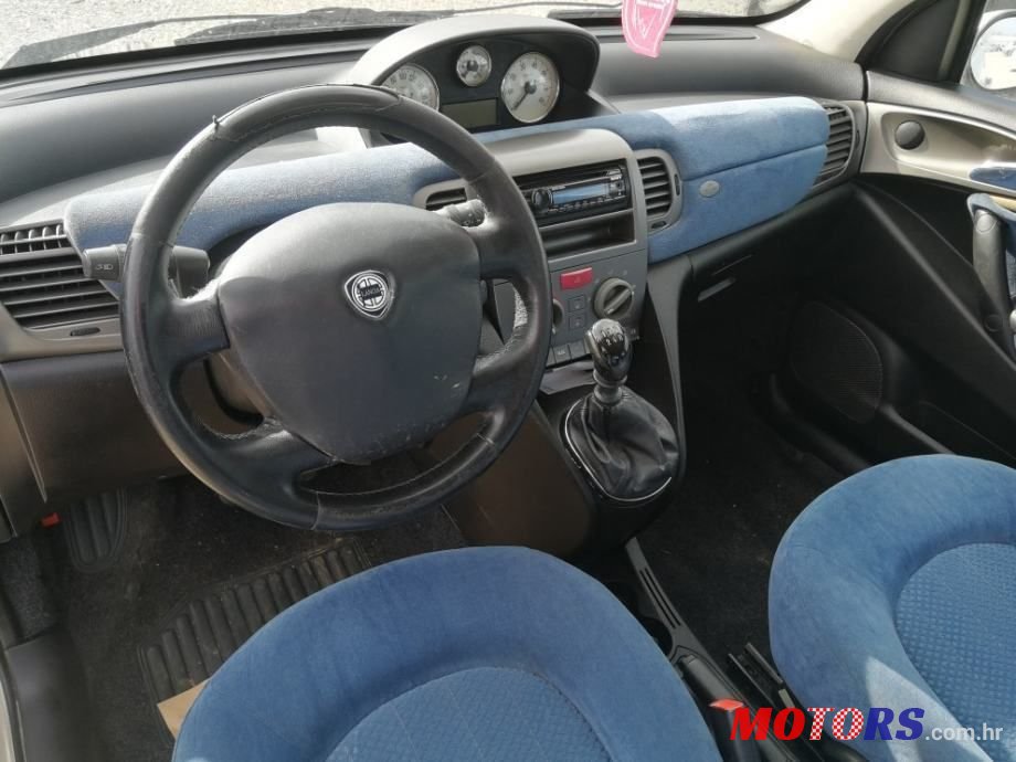 2004' Lancia Y 1,2 photo #4