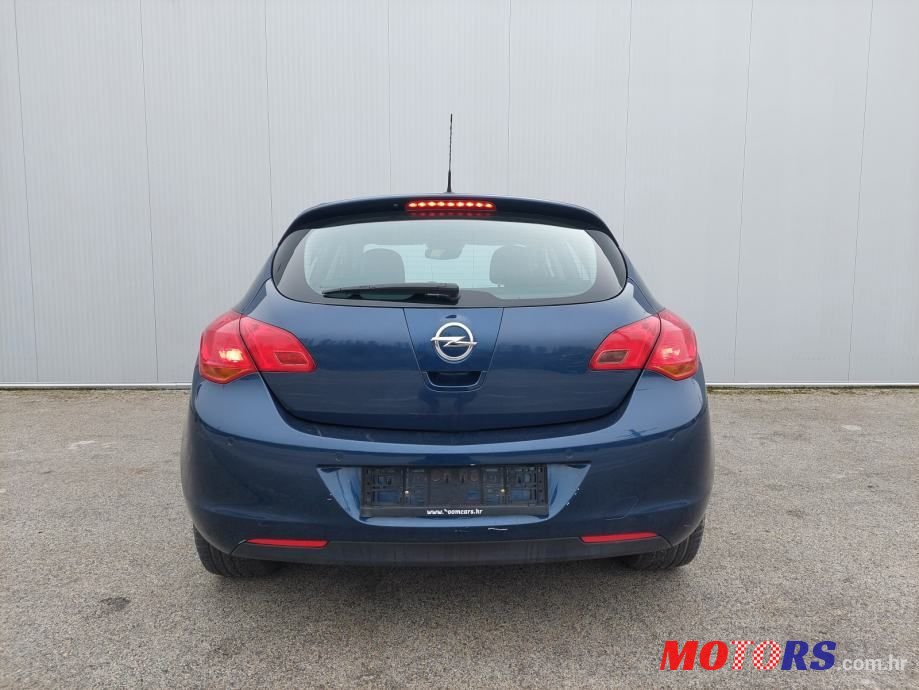 2011' Opel Astra 1,7 Cdti photo #3