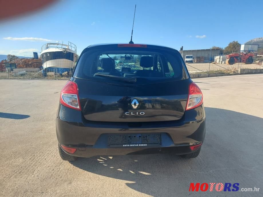 2011' Renault Clio 1,2 16V photo #4