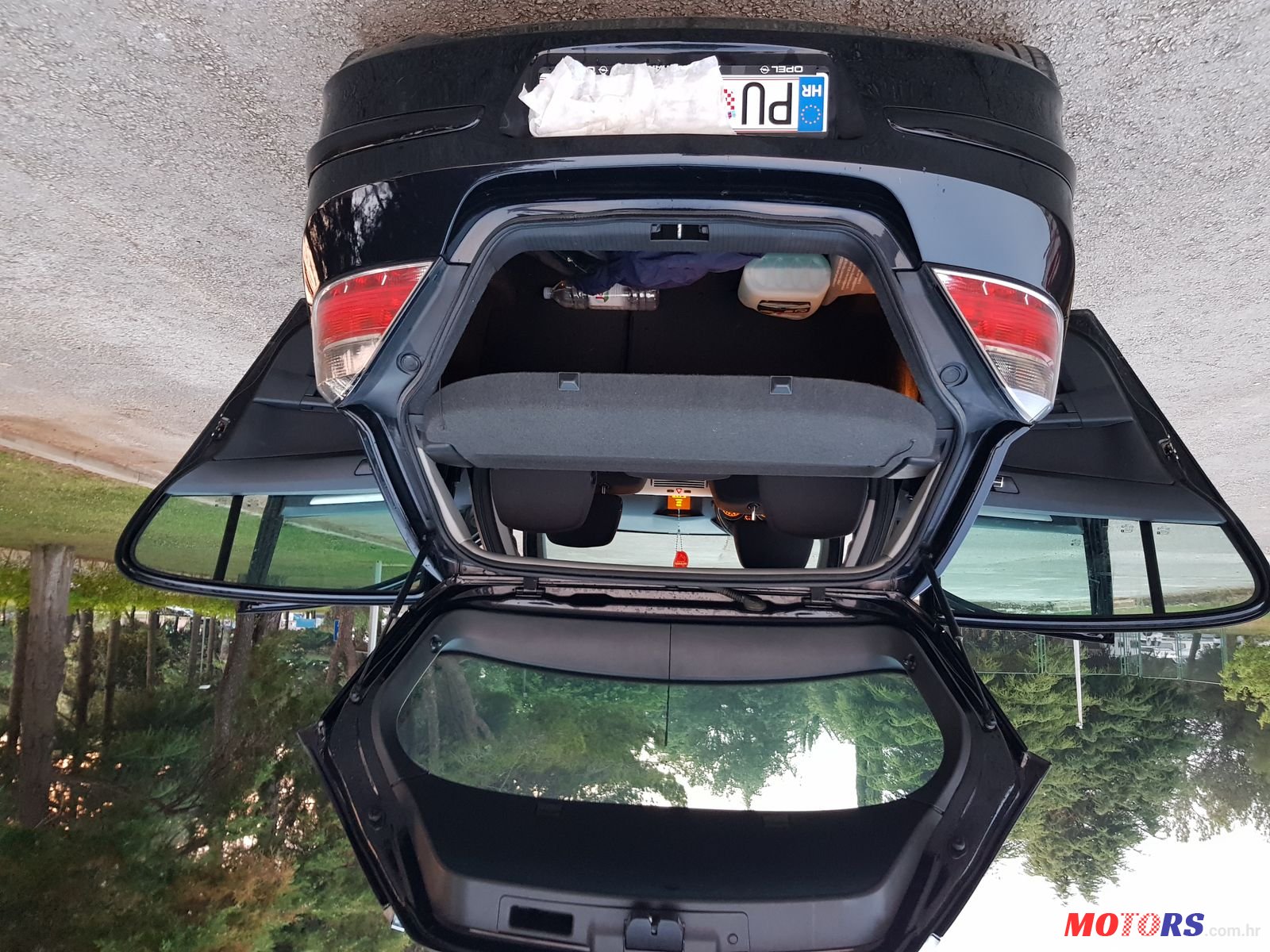 2010' Opel Astra photo #7