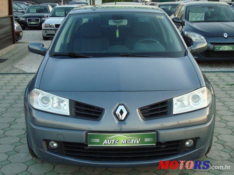 2007' Renault Megane Sedan photo #3