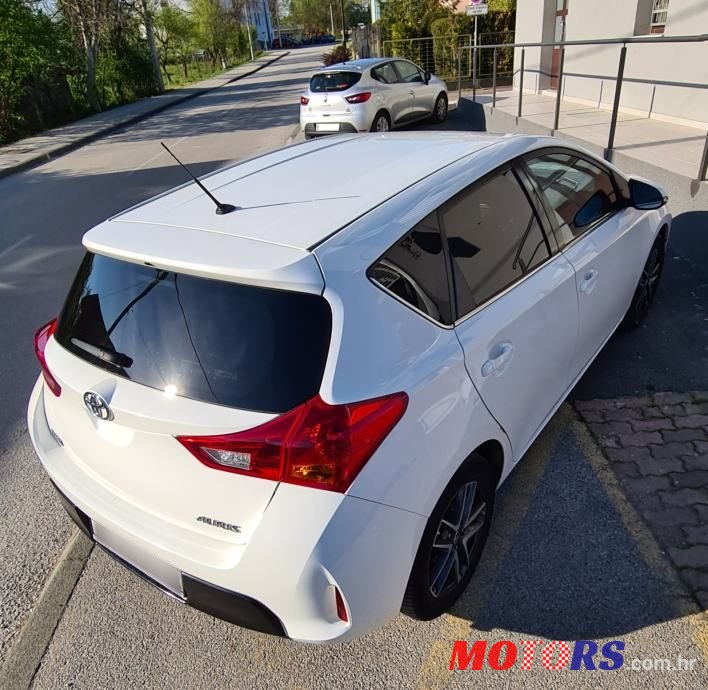 2015' Toyota Auris 1,4 D-4D Sport photo #3