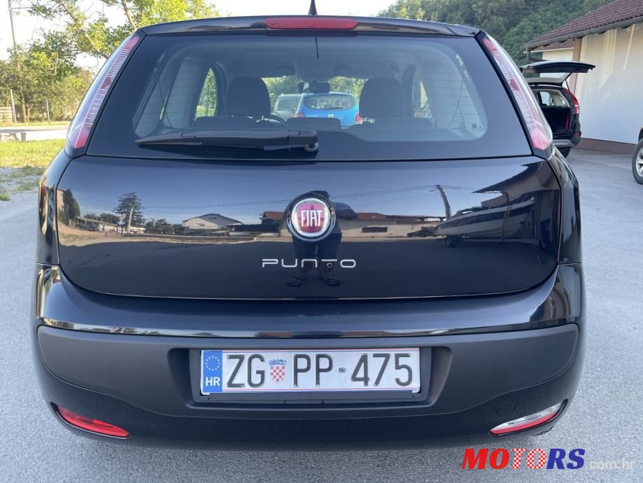 2012' Fiat Punto Evo photo #4