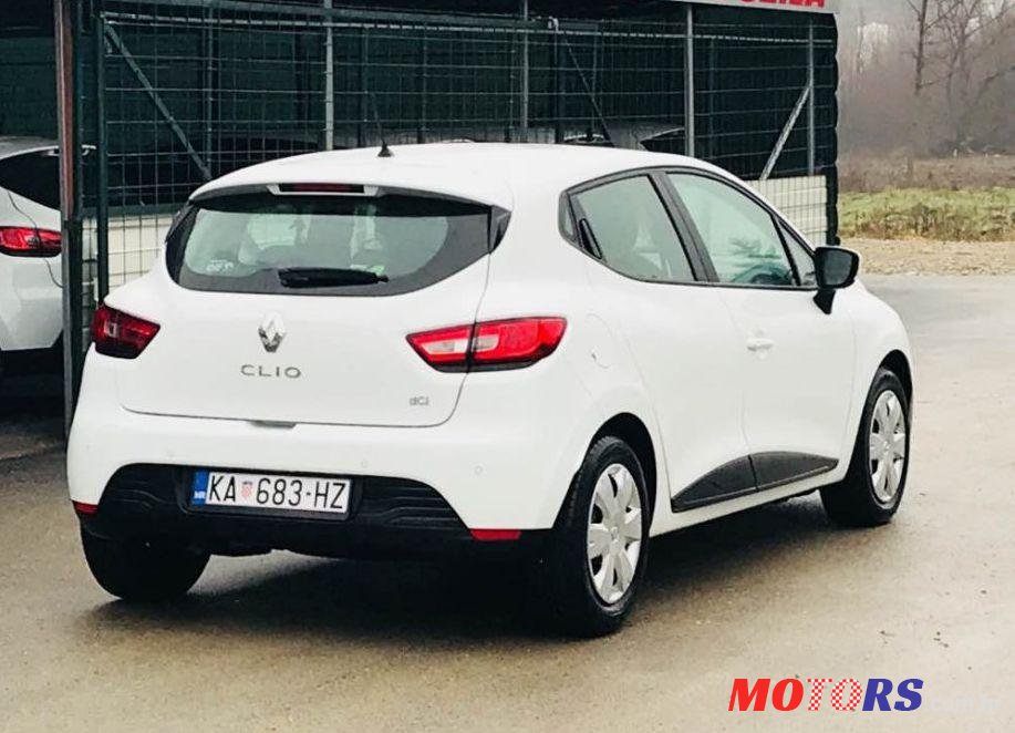 2015' Renault Clio photo #2