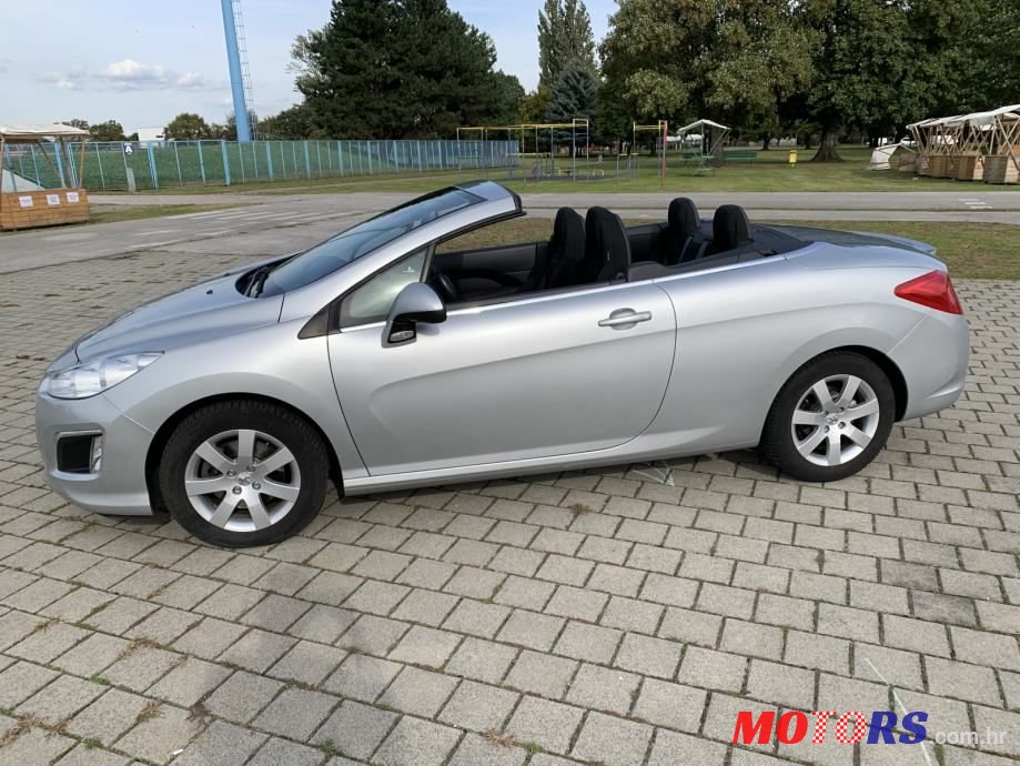 2011' Peugeot 308 photo #6