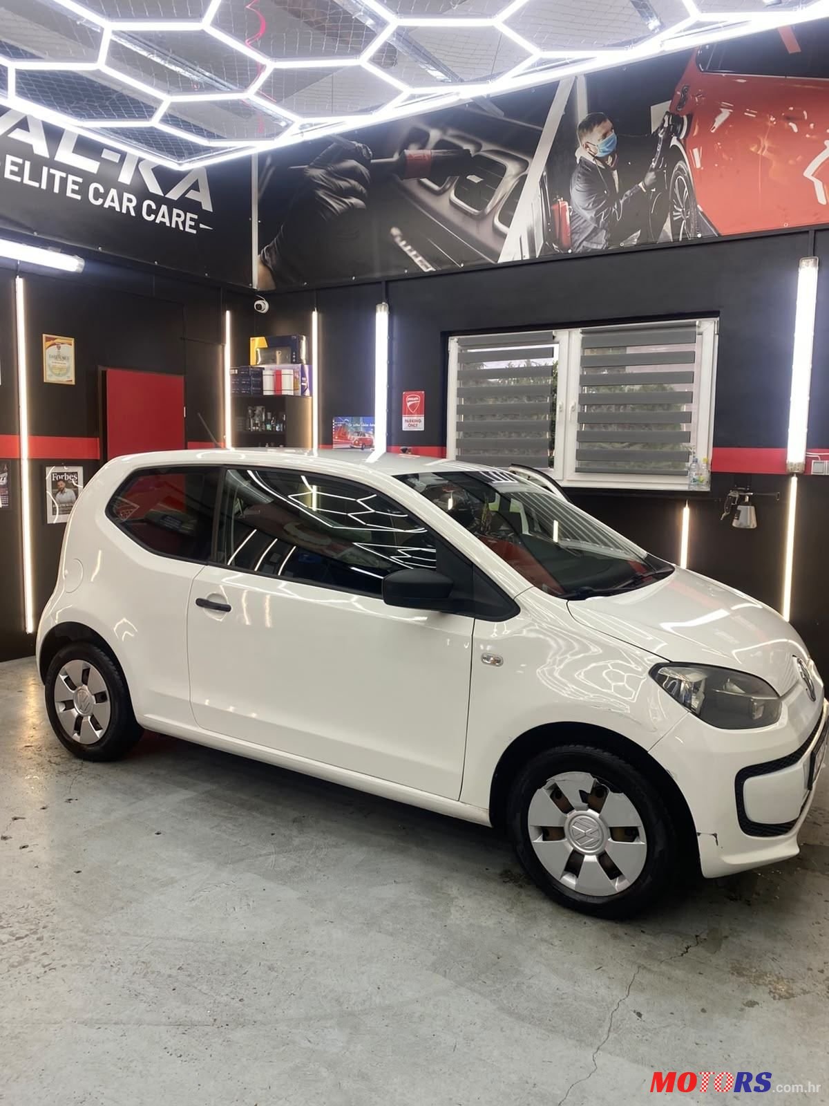 2016' Volkswagen Up! 1,0 photo #1