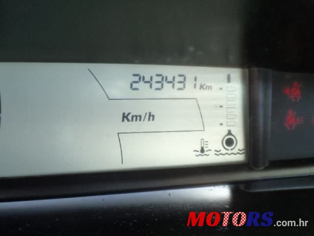 2006' Citroen C4 1,4 I 16V Sx photo #6