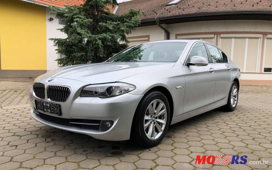 2013' BMW Serija 5 520D photo #1
