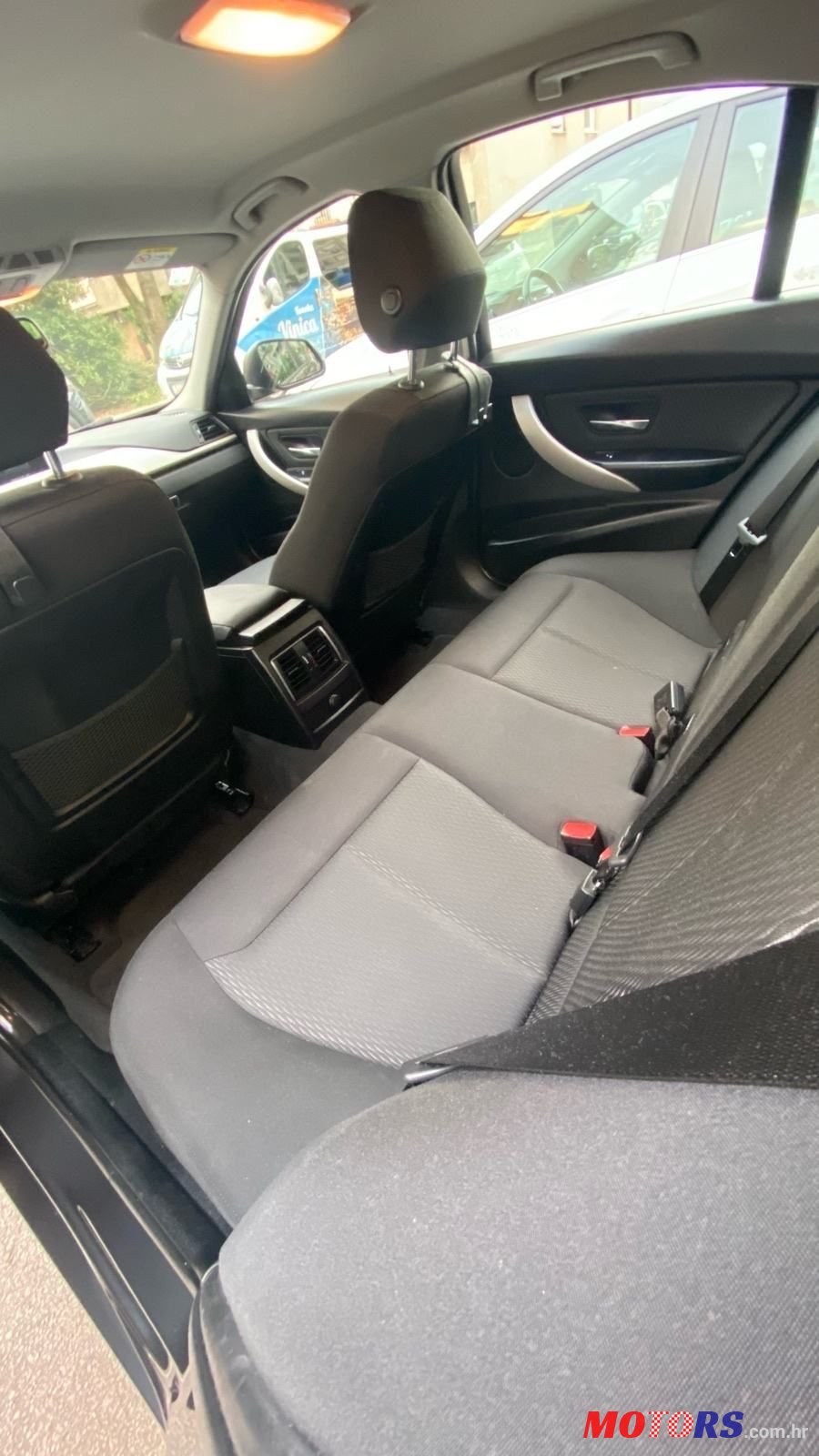 2018' BMW Serija 3 318D photo #6