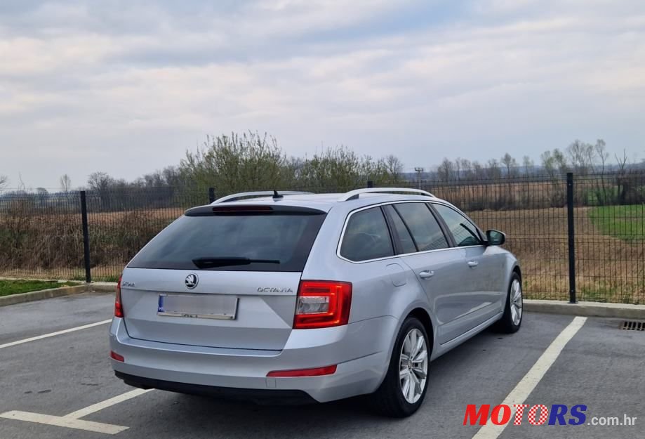 2016' Skoda Superb Combi photo #5