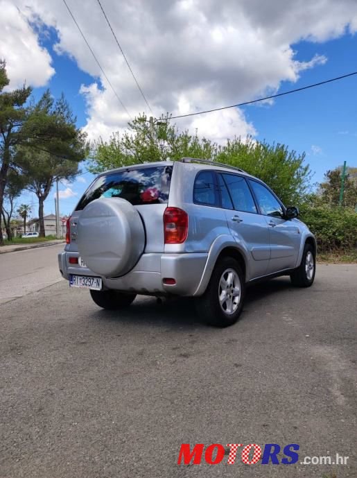 2002' Toyota RAV4 photo #2