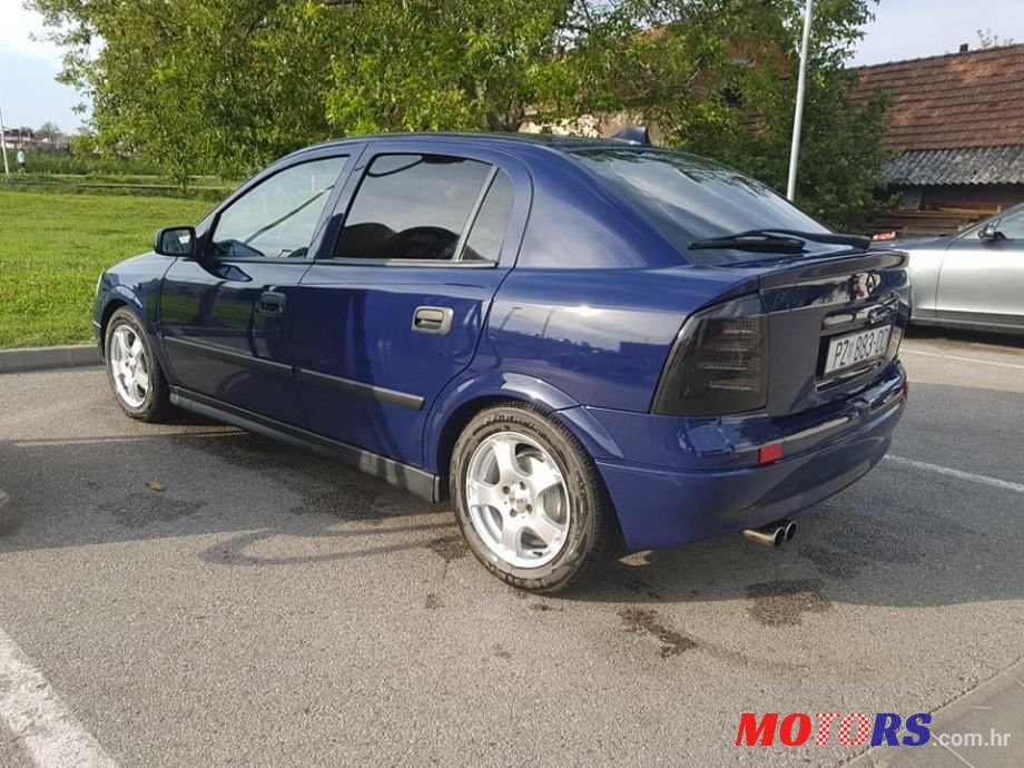 2008' Opel Astra photo #3