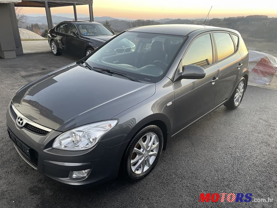2010' Hyundai i30 1,6 Crdi photo #2