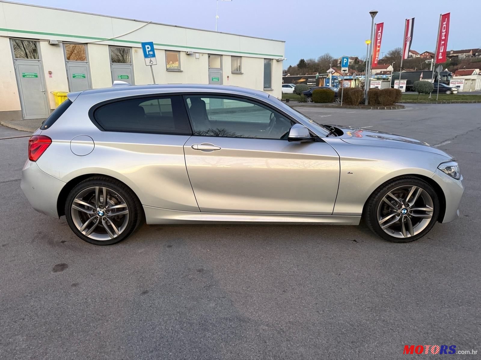 2016' BMW Serija 1 118D photo #6