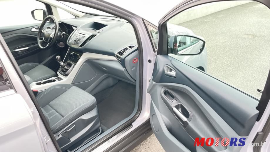 2011' Ford C-MAX Titanium photo #2