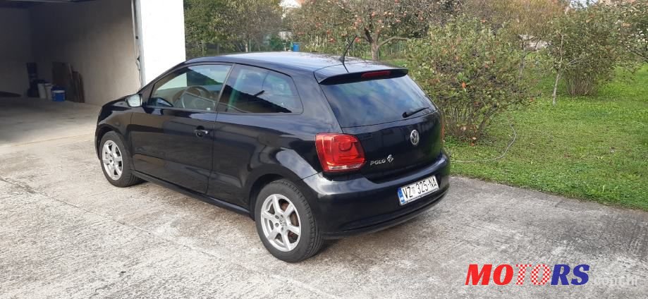 2011' Volkswagen Polo photo #5