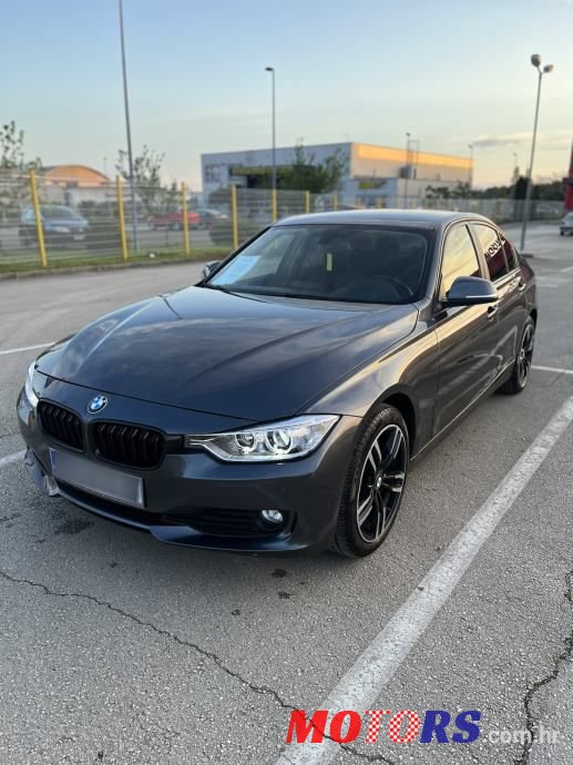 2012' BMW Serija 3 318D photo #2