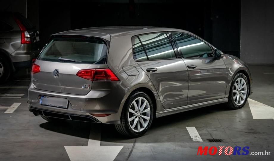 2015' Volkswagen Golf 7 Golf R photo #3