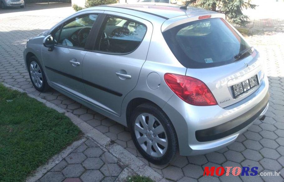 2008' Peugeot 207 16V Vti photo #1