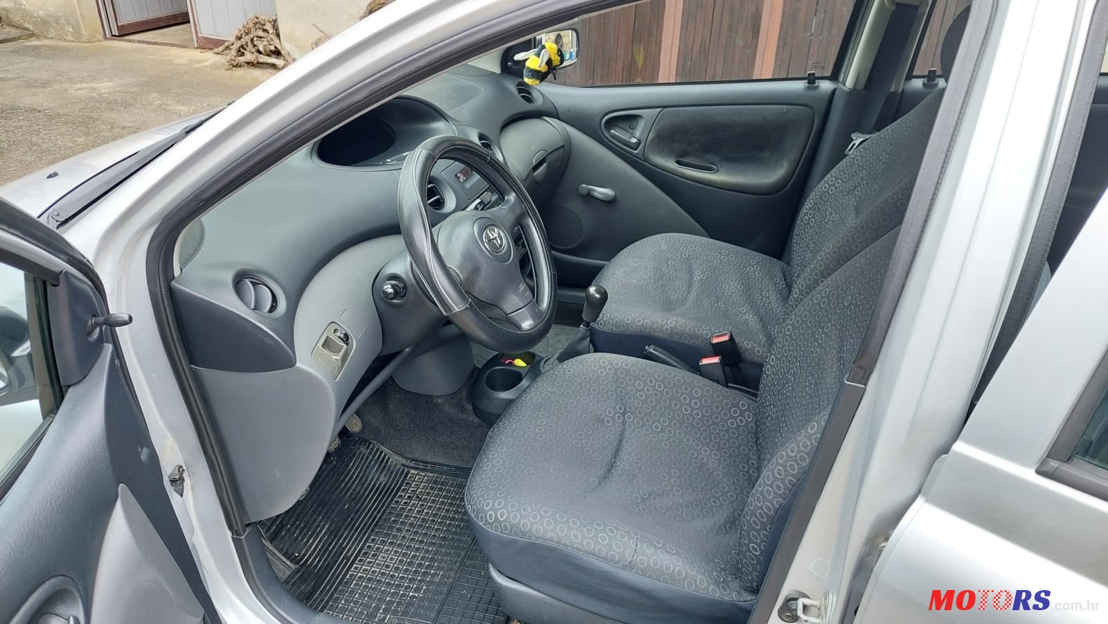 2003' Toyota Yaris 1,0 Vvt-I photo #5