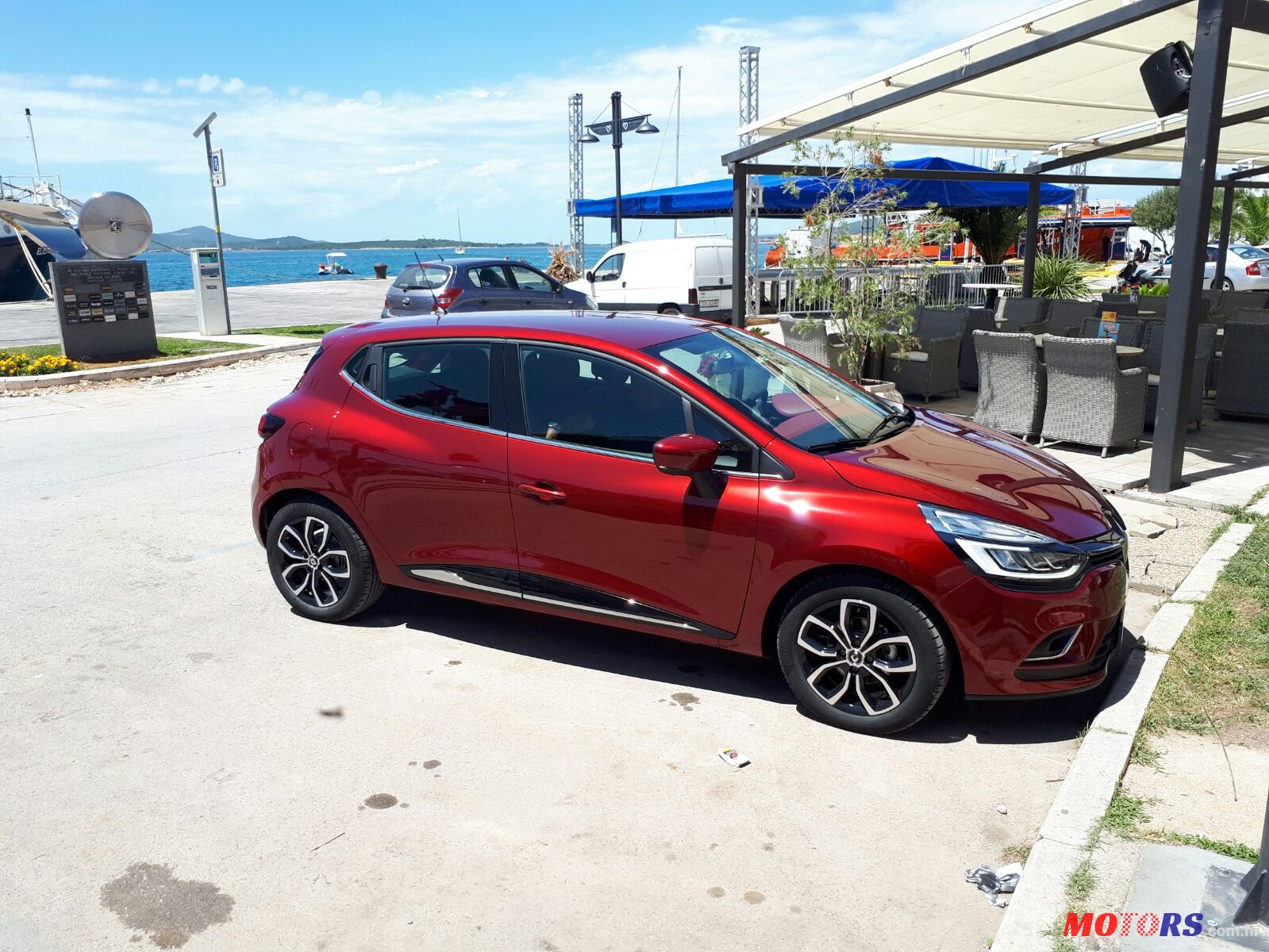 2017' Renault Clio photo #2