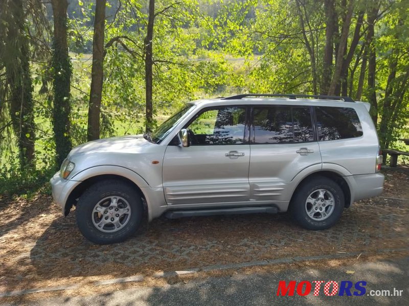 2000' Mitsubishi Pajero 3,2 Did Gls photo #2