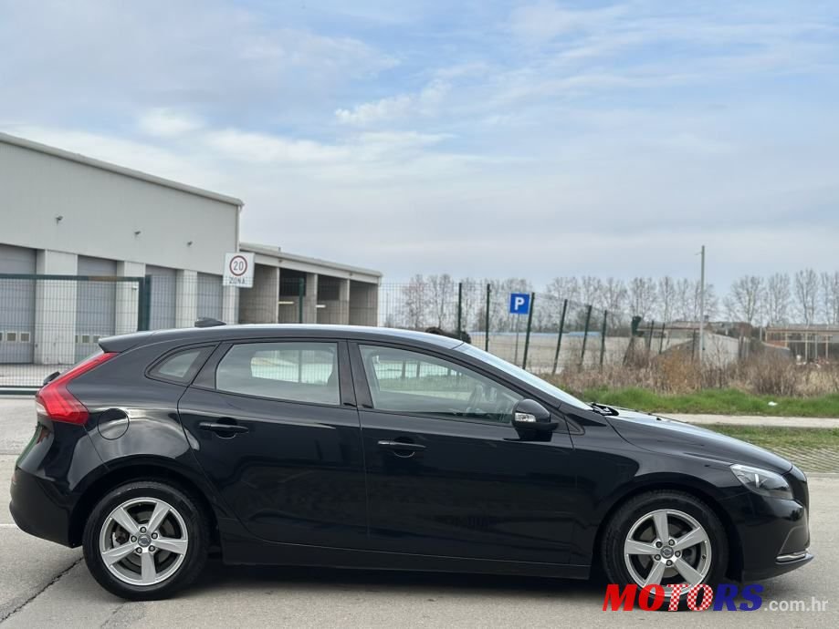 2013' Volvo V40 D2 96G. photo #6