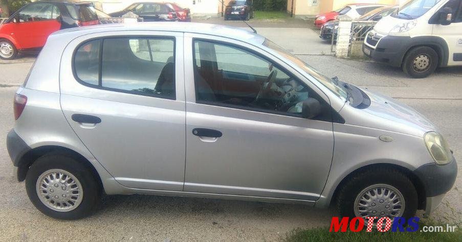 2003' Toyota Yaris 1,0 Vvt-I photo #1