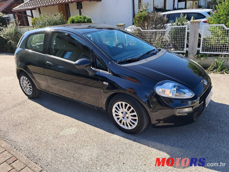 2013' Fiat Punto 1,3 Multijet 16V photo #3