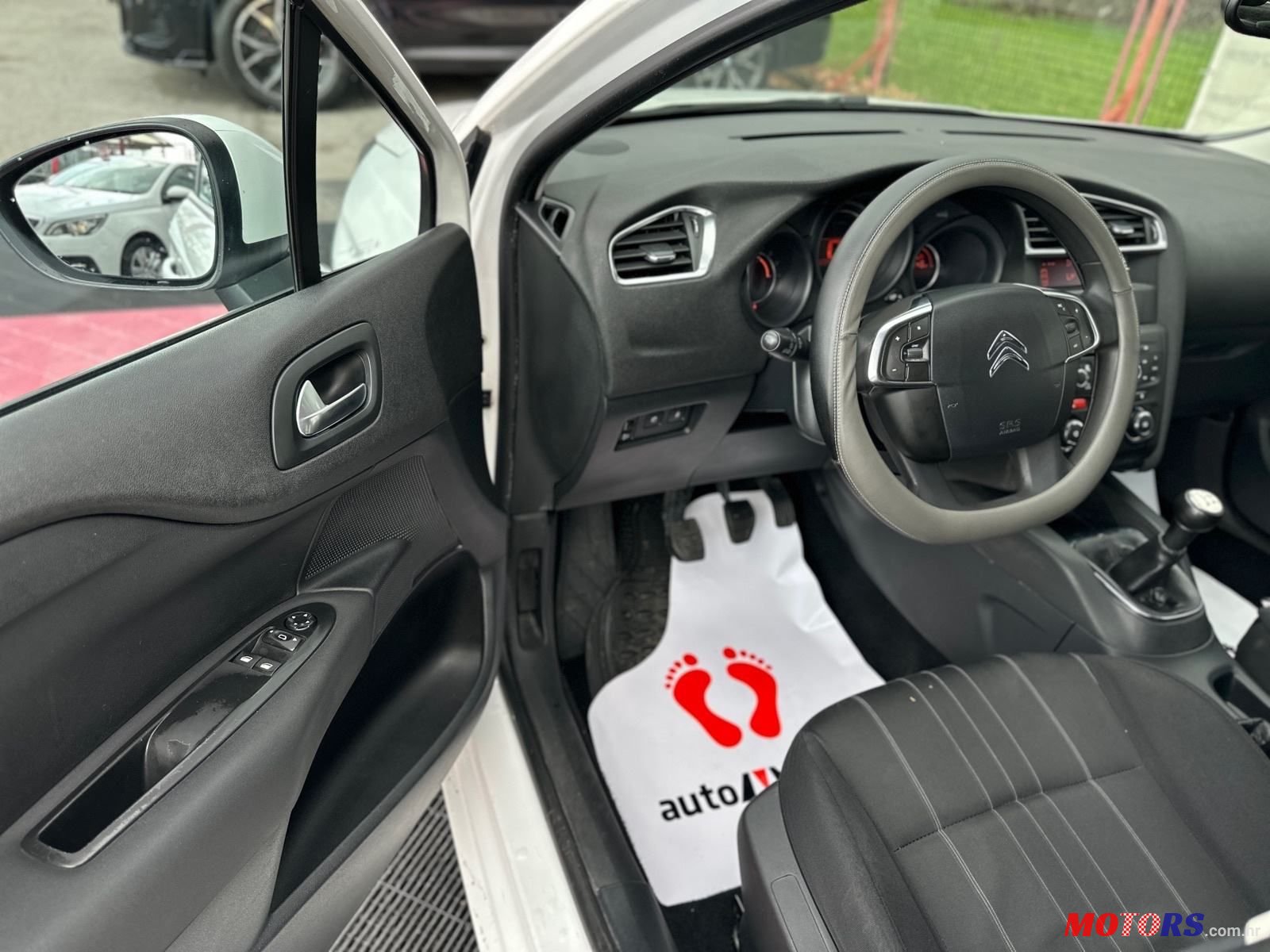 2015' Citroen C4 1,6 Hdi photo #5