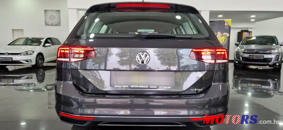 2019' Volkswagen Passat Variant photo #5